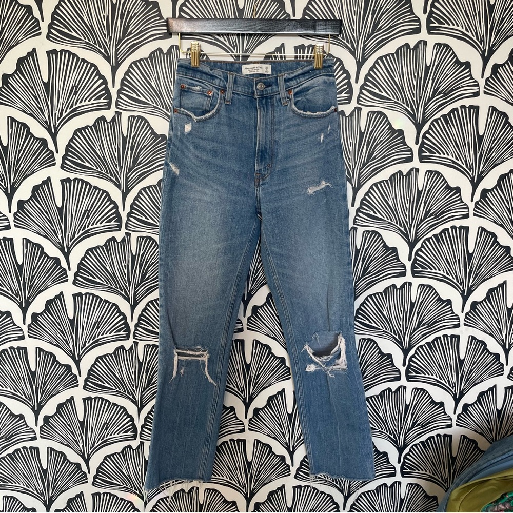 A&F Ankle Straight Ultra Hi Rise Jeans